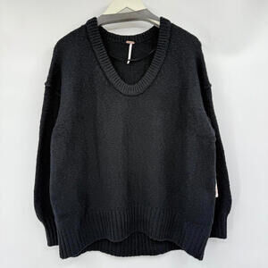 Women's Free People Brookside Black Oversized V-Neck Sweater Large
